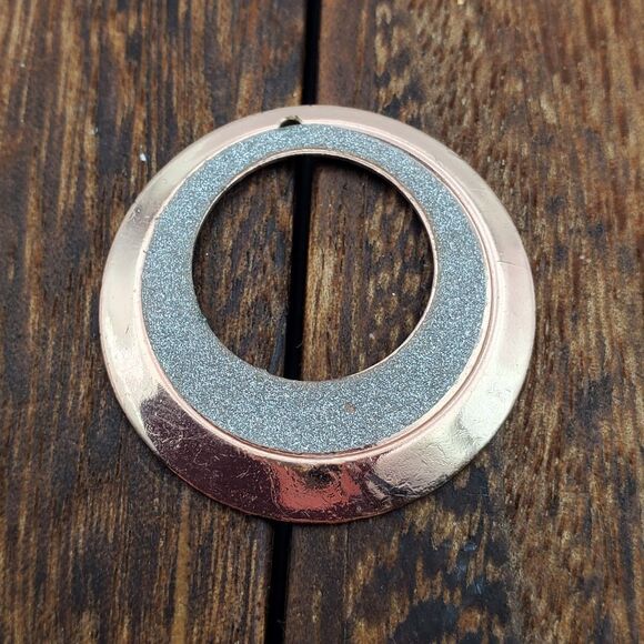 Rose gold tone sparkle necklace wreath pendant - Picture 1 of 2